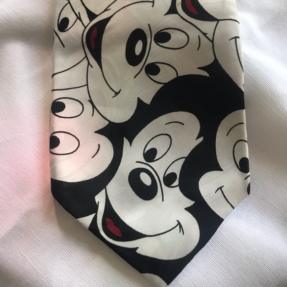Mickey Mouse faces, tie - Picture 2 of 7